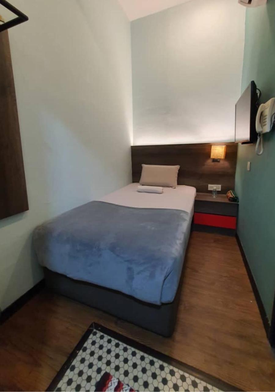 คิวต์ โฮเต็ล แอนด์ ดอร์ม อิโปห์ Hotel ภายนอก รูปภาพ